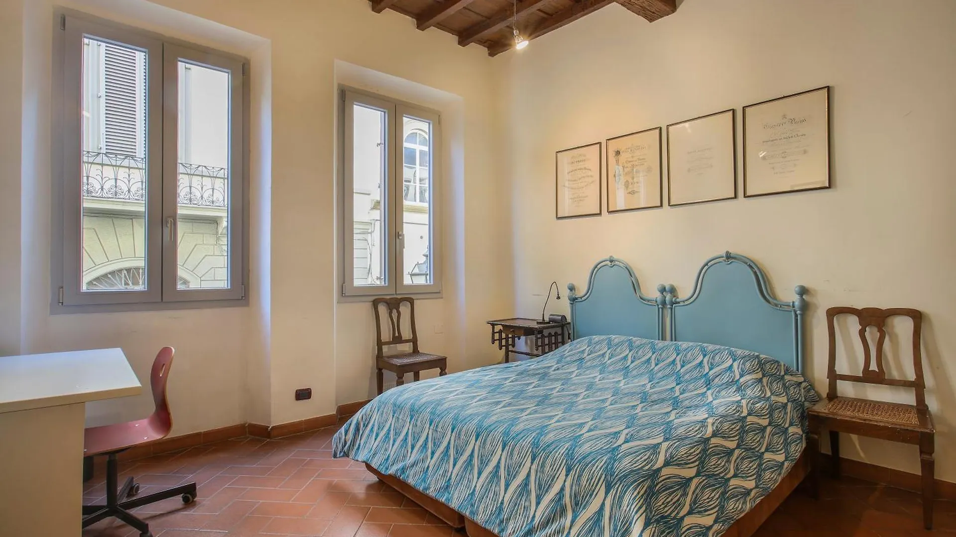 Classic Apartment 2 Steps From The Duomo kontakter